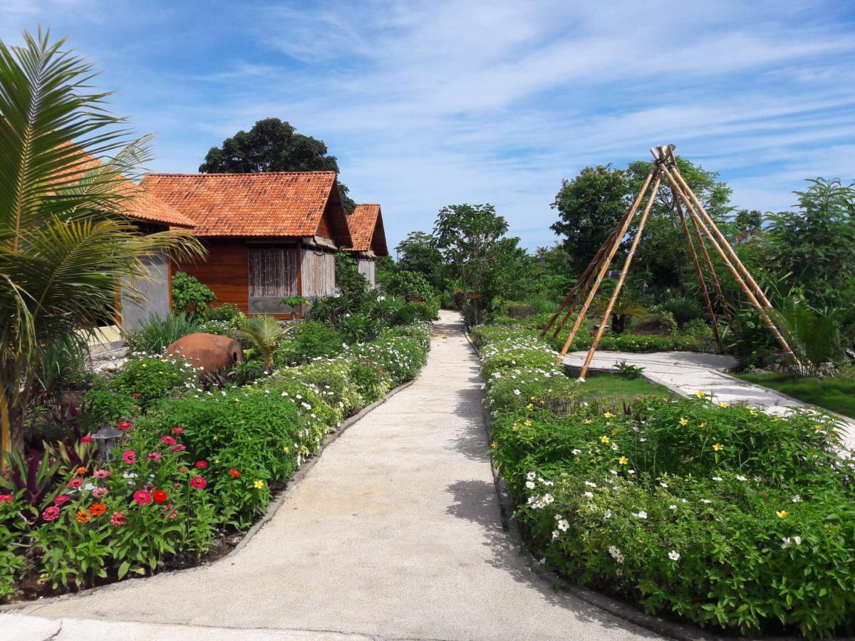 Marind Dive Eco Resort Waha Extérieur photo